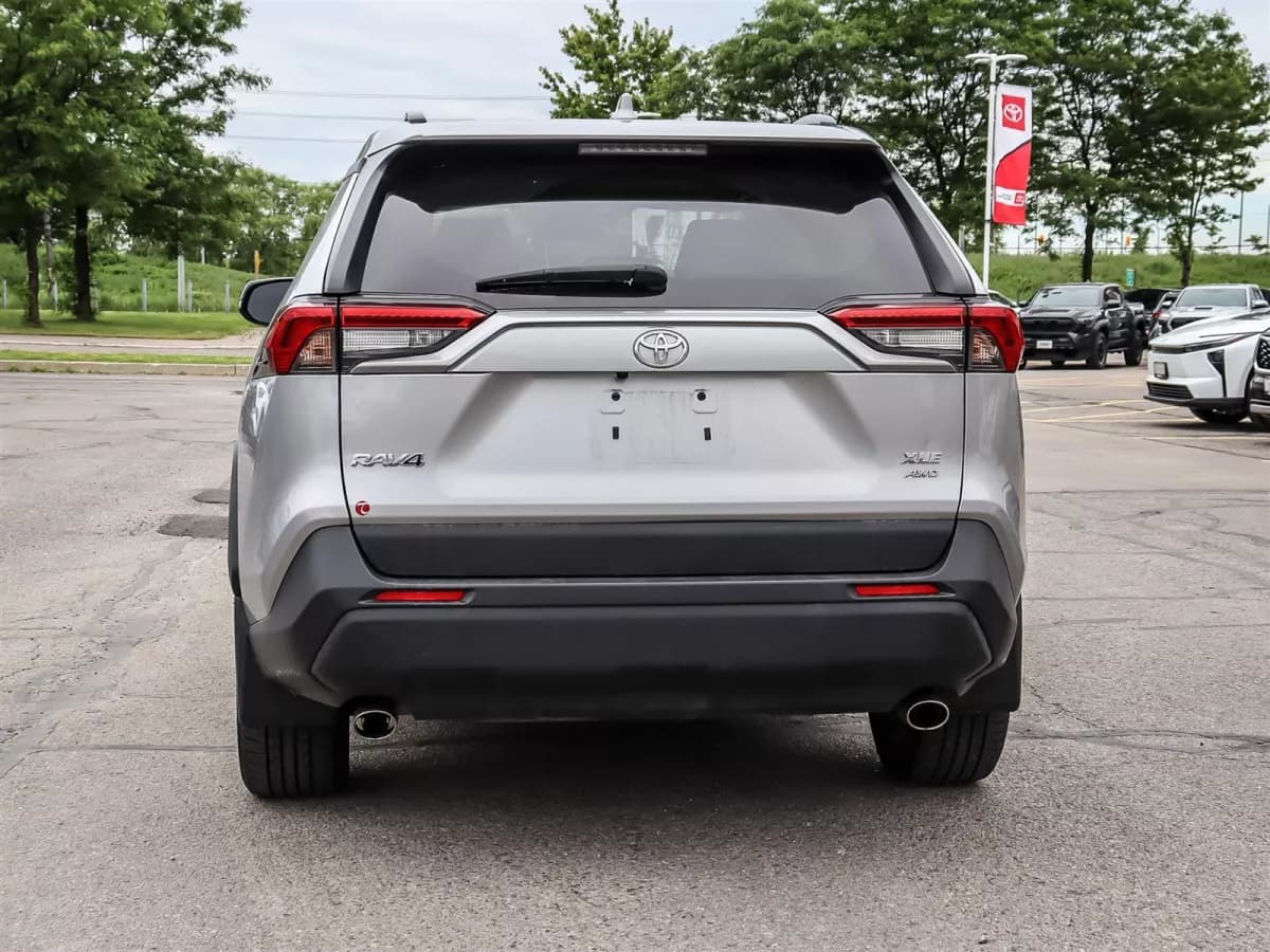 Toyota RAV4 2023 — photo 4