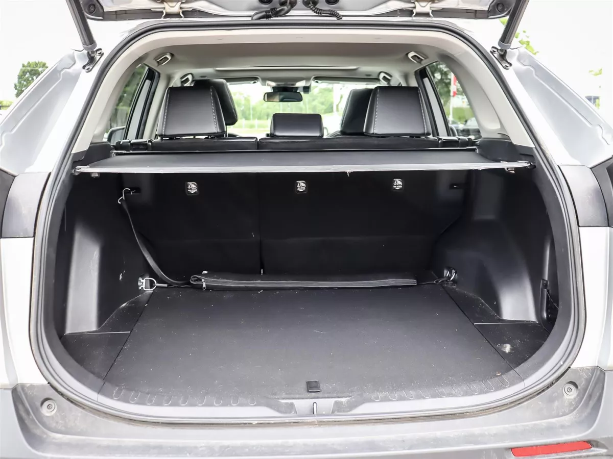 Toyota RAV4 2023 — photo 20