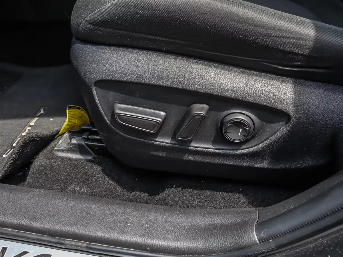 Toyota RAV4 2024 — photo 11