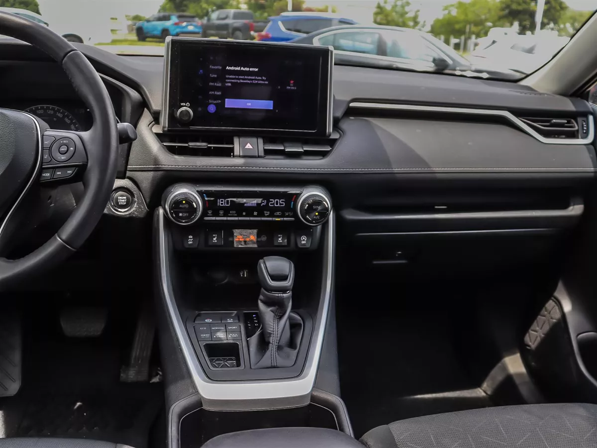 Toyota RAV4 2024 — photo 17