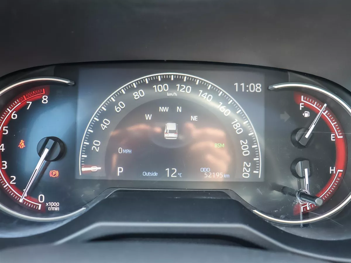 Toyota RAV4 2023 — photo 26
