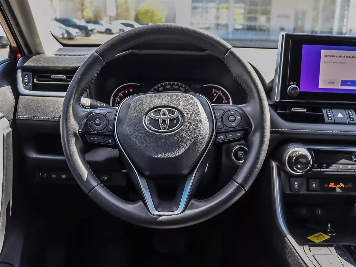 Toyota RAV4 2023 — photo 12