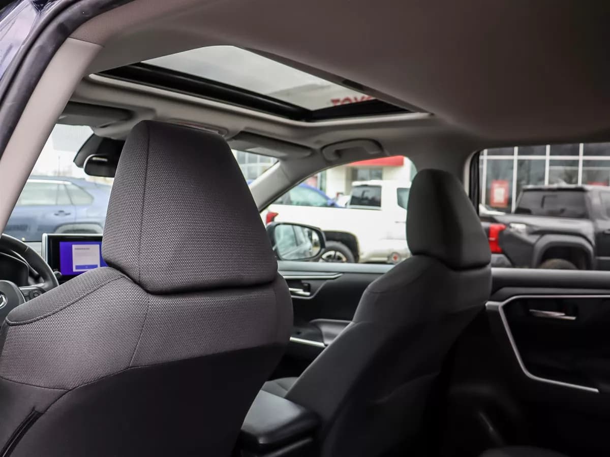Toyota RAV4 2024 — photo 12
