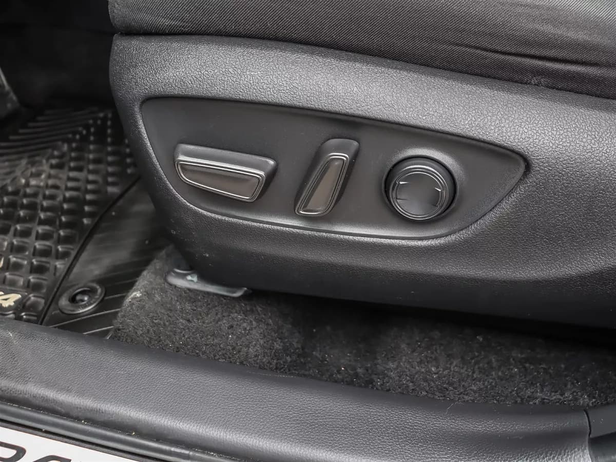 Toyota RAV4 2024 — photo 11