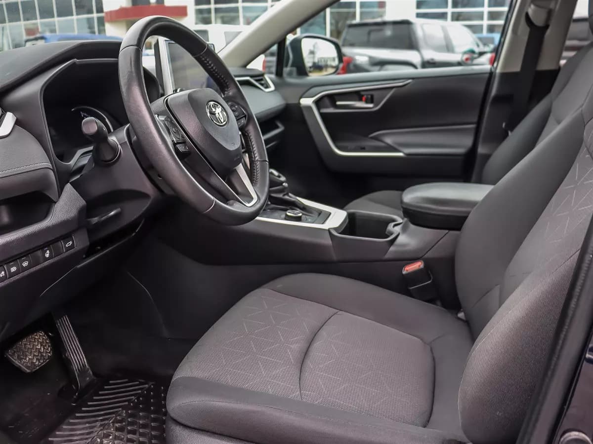 Toyota RAV4 2024 — photo 9