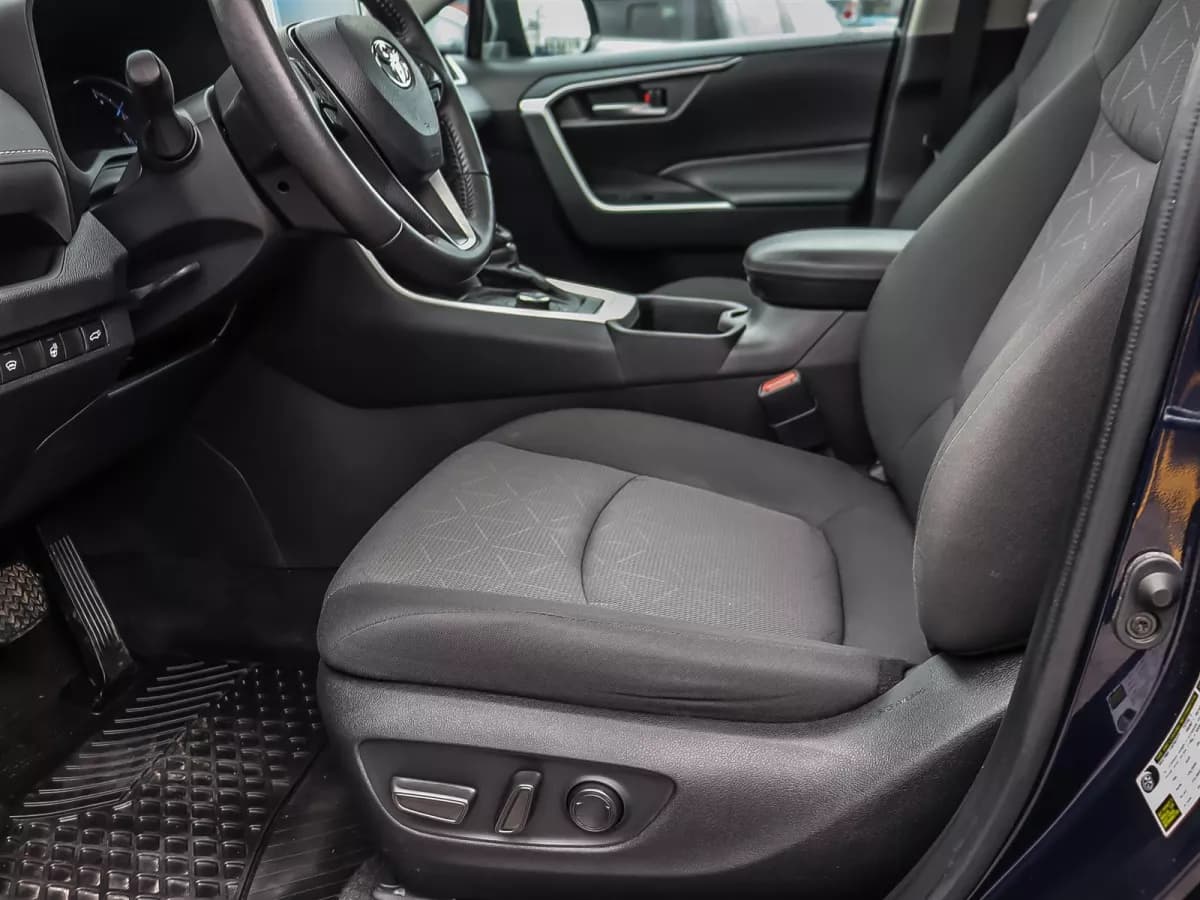 Toyota RAV4 2024 — photo 10