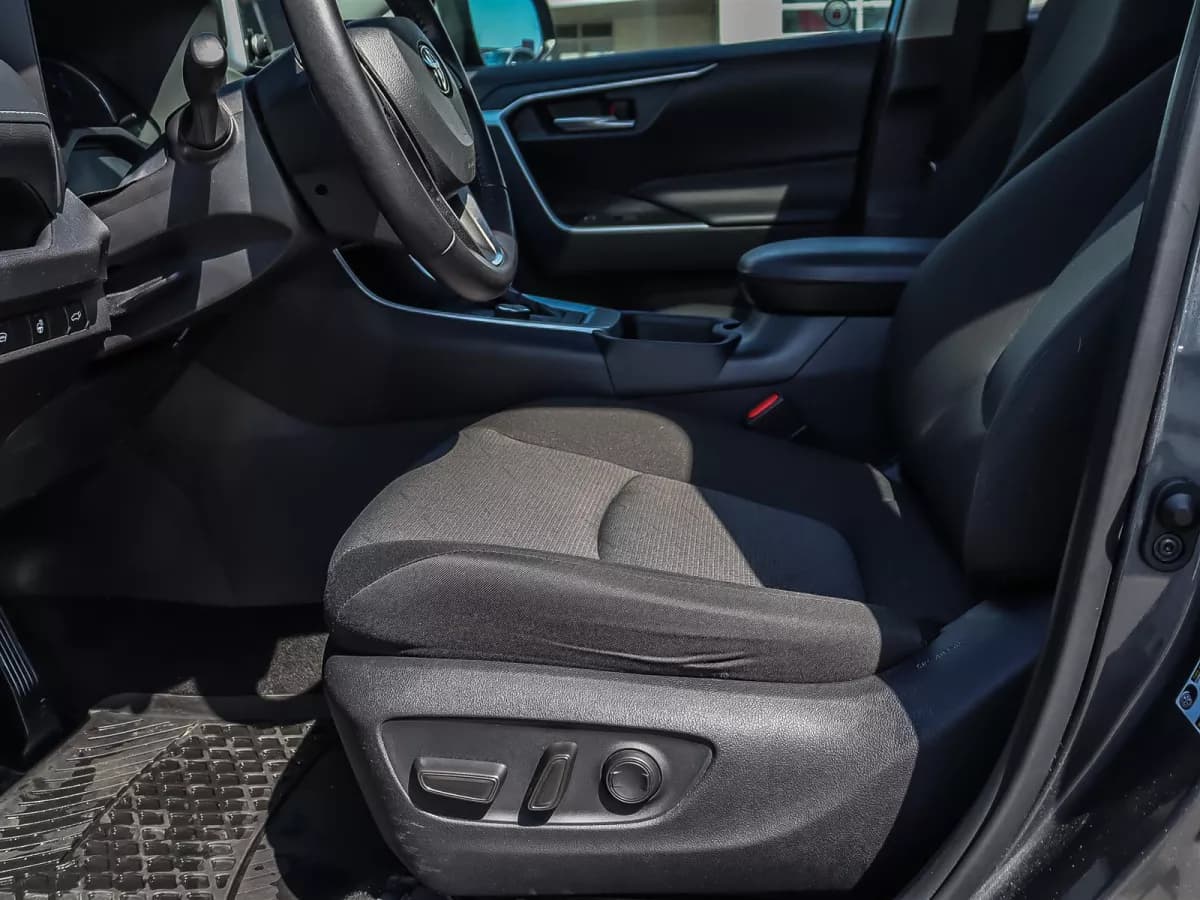 Toyota RAV4 2024 — photo 10
