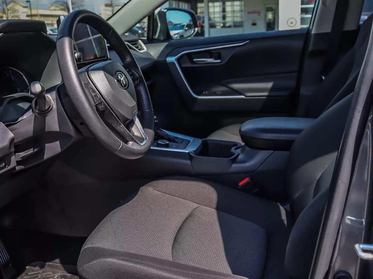 Toyota RAV4 2024 — photo 9