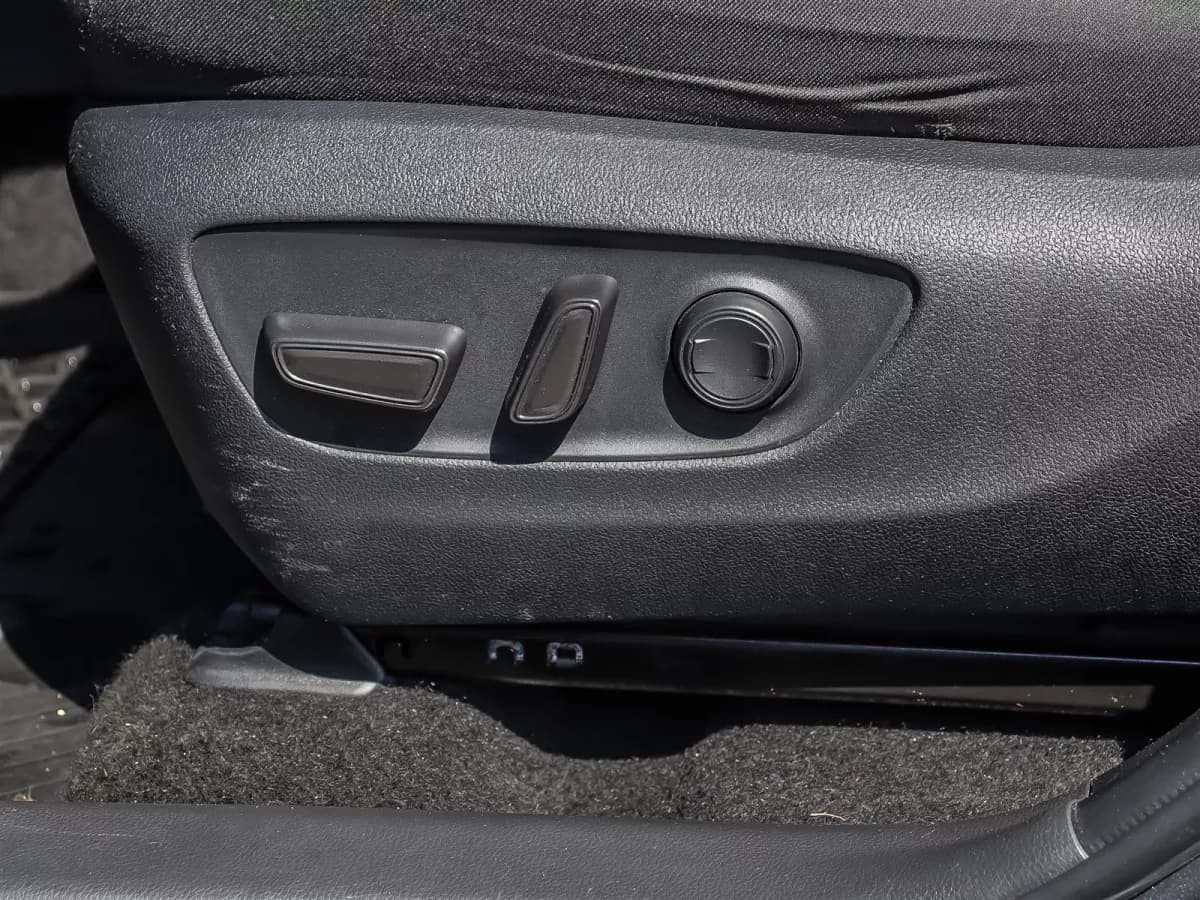Toyota RAV4 2024 — photo 11