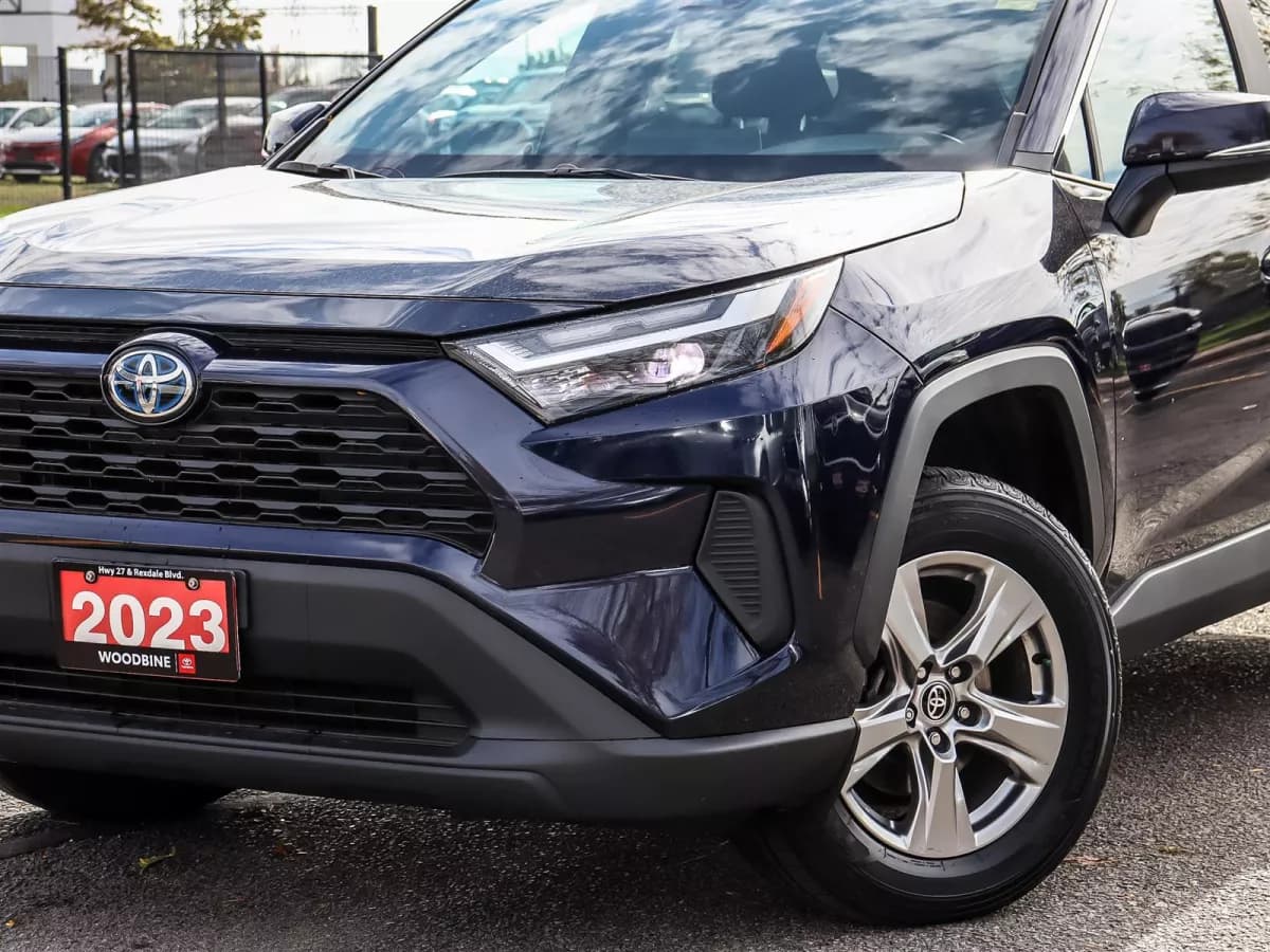 Toyota RAV4 2023 — photo 2