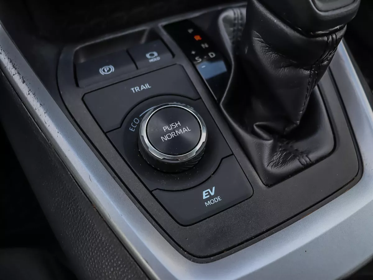 Toyota RAV4 2023 — photo 27