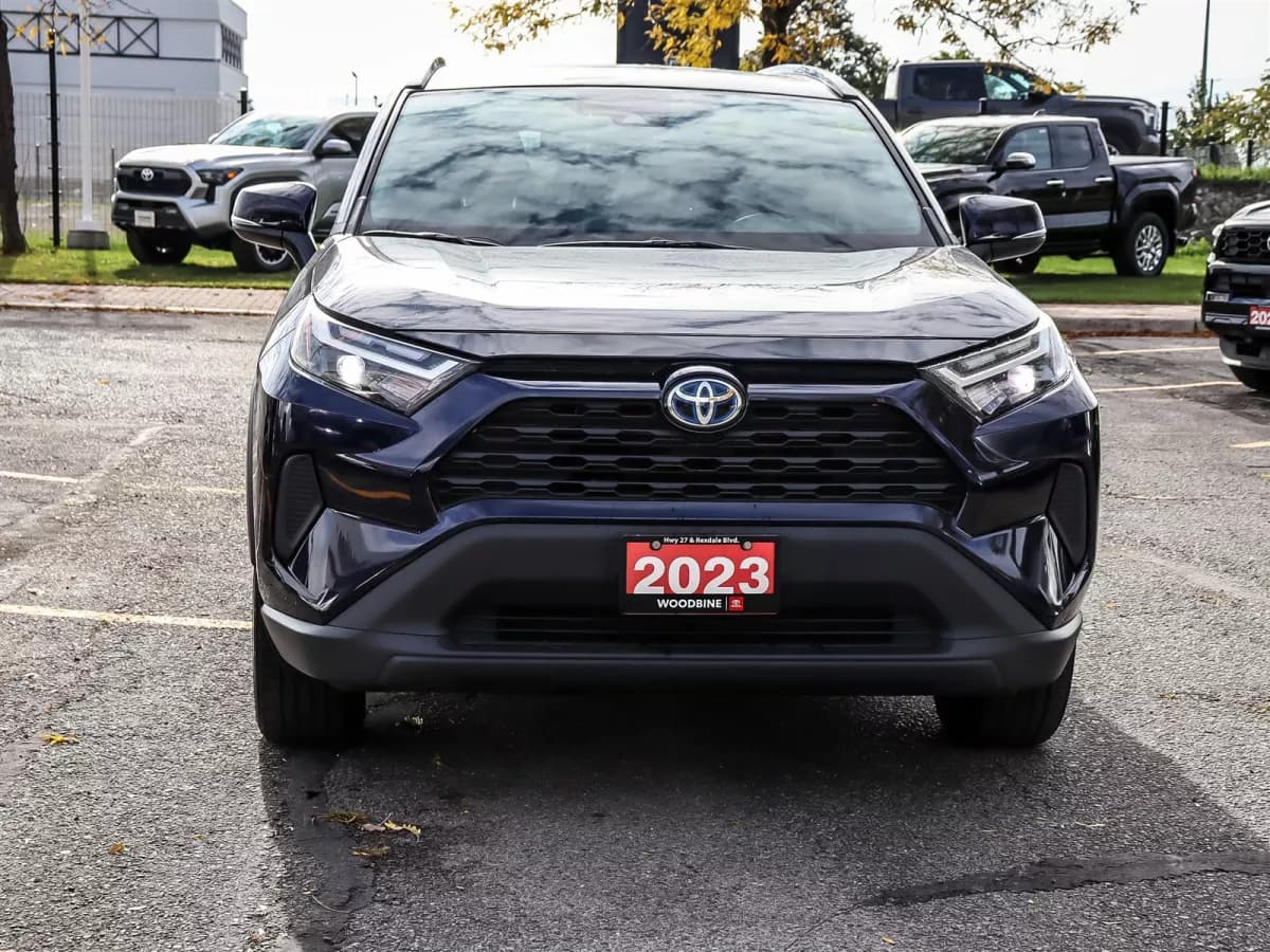 Toyota RAV4 2023 — photo 3