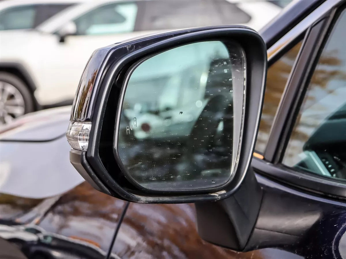 Toyota RAV4 2023 — photo 7