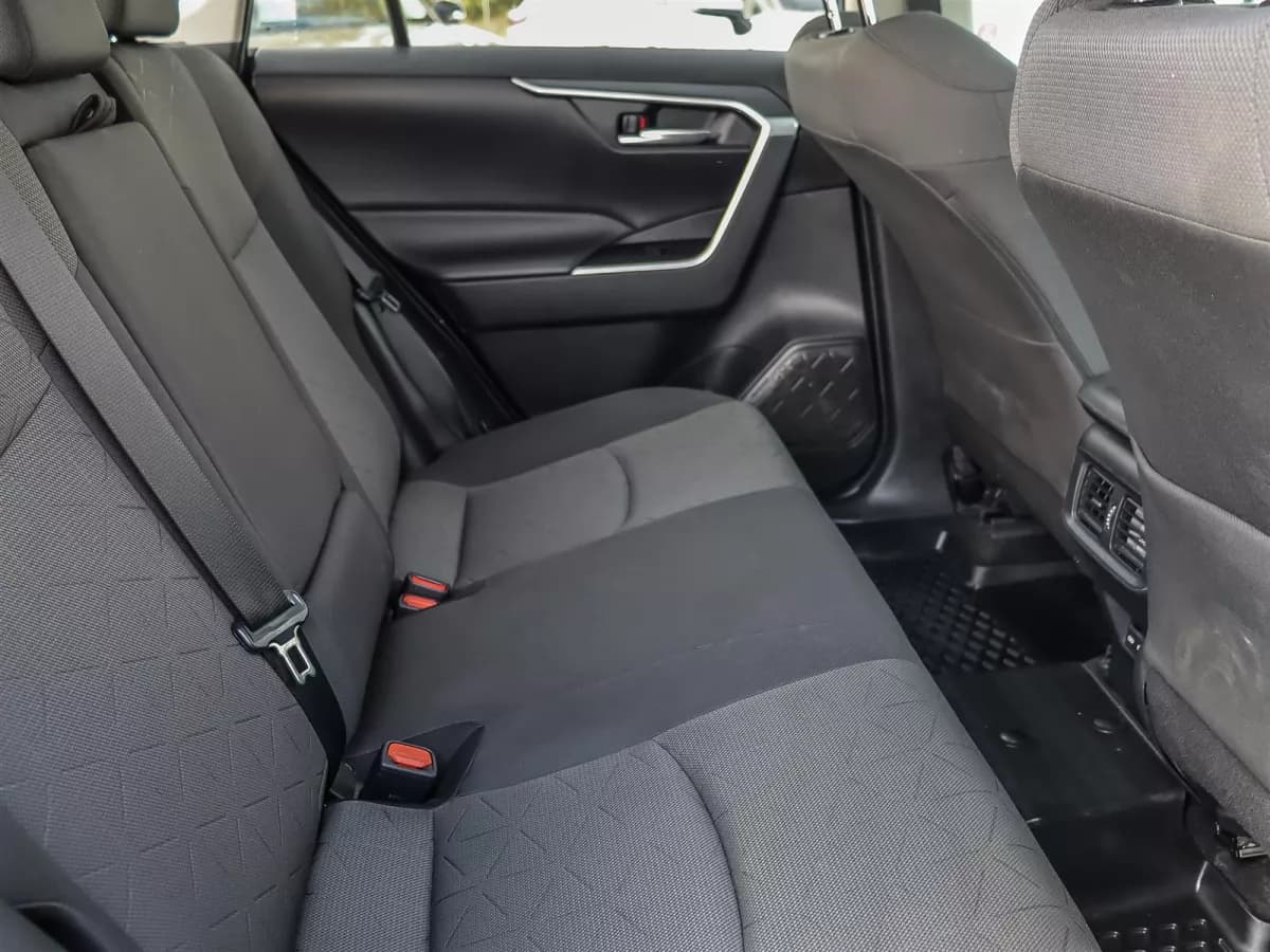 Toyota RAV4 2023 — photo 20