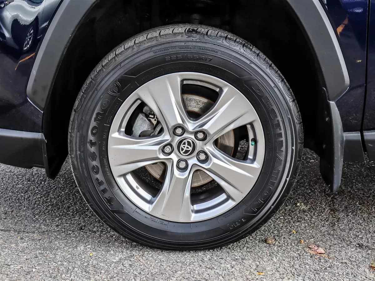 Toyota RAV4 2023 — photo 24