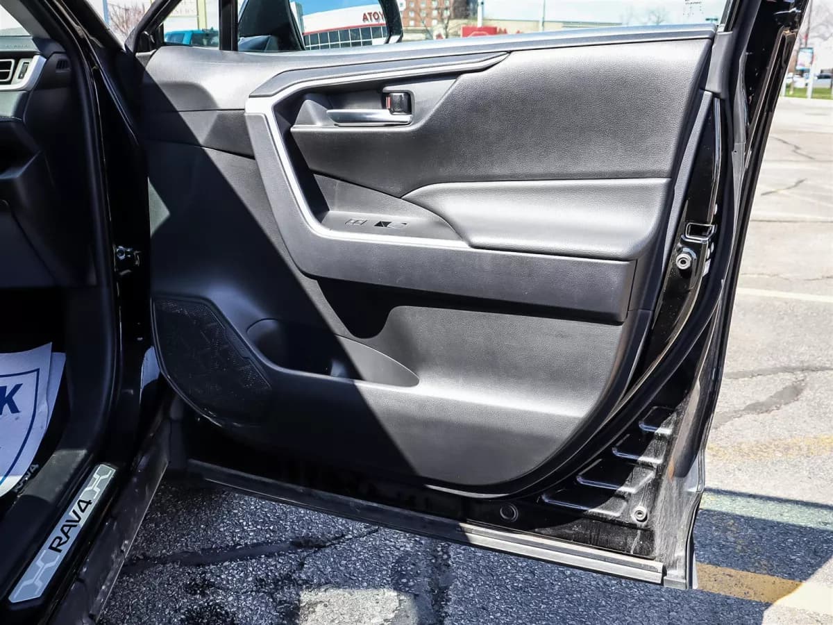 Toyota RAV4 2025 — photo 20