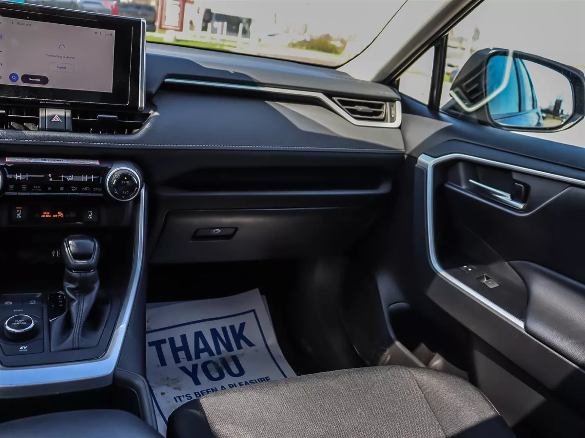 Toyota RAV4 2025 — photo 18
