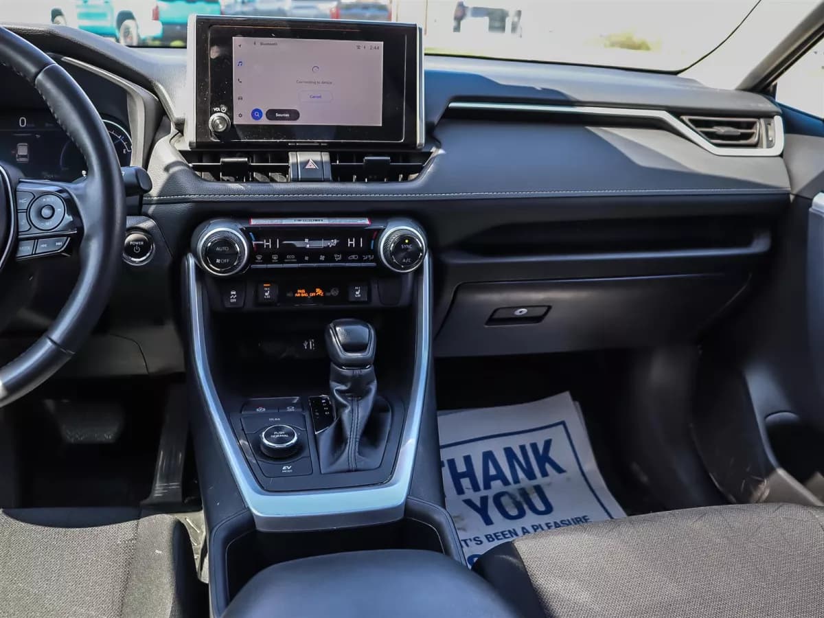 Toyota RAV4 2025 — photo 17