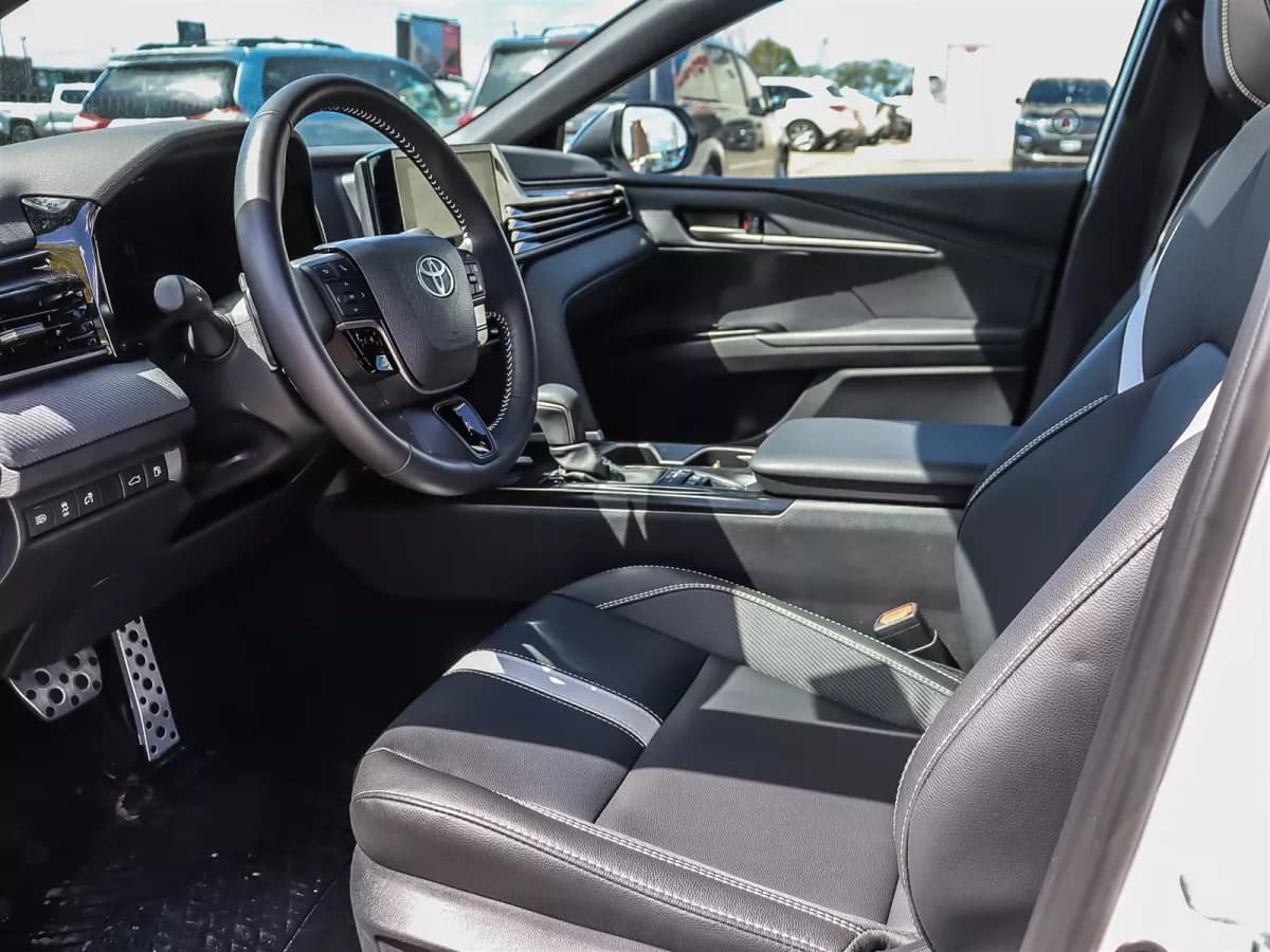 Toyota Camry 2026 — photo 8