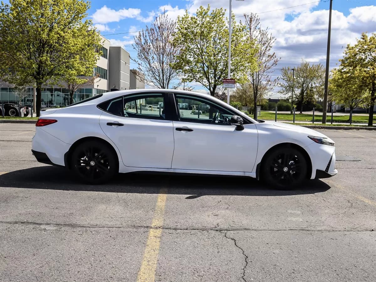 Toyota Camry 2026 — photo 4