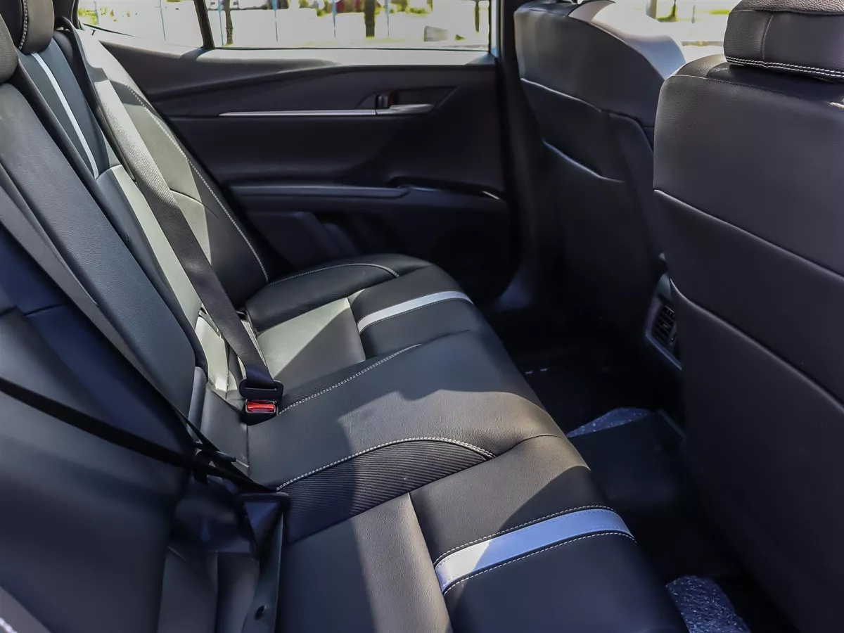 Toyota Camry 2026 — photo 21
