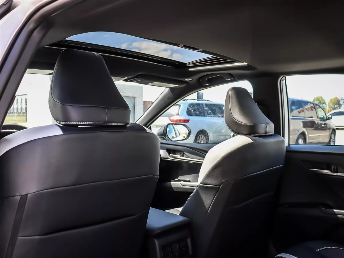 Toyota Camry 2026 — photo 12