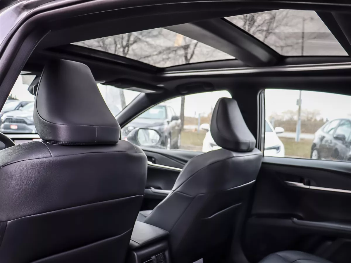 Toyota Camry 2025 — photo 11
