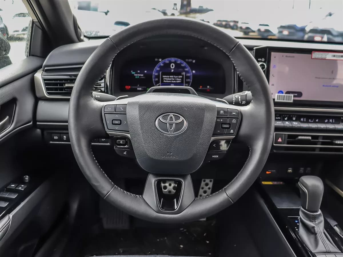 Toyota Camry 2025 — photo 12