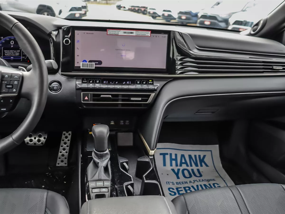 Toyota Camry 2025 — photo 16