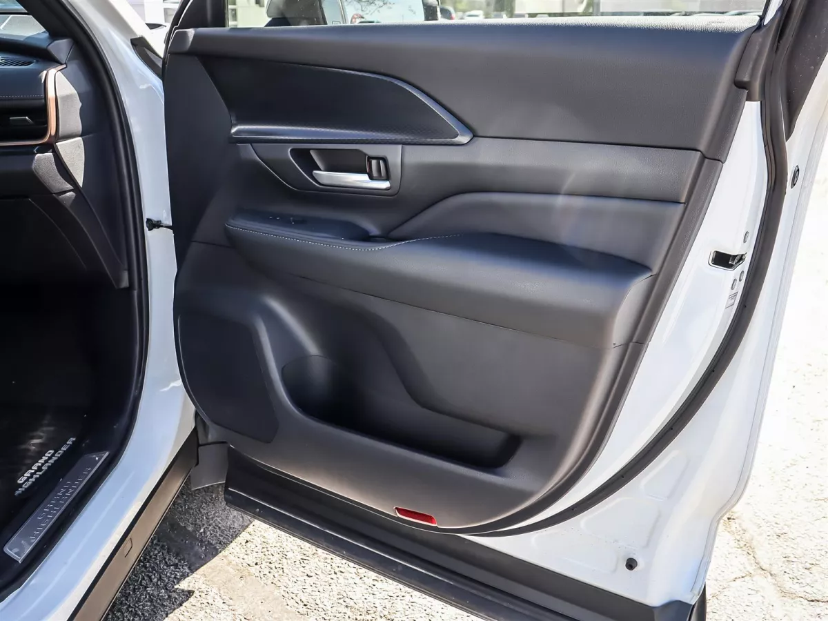 Toyota Grand Highlander Hybrid 2025 — photo 18