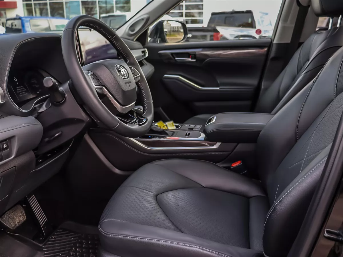 Toyota Highlander 2025 — photo 9