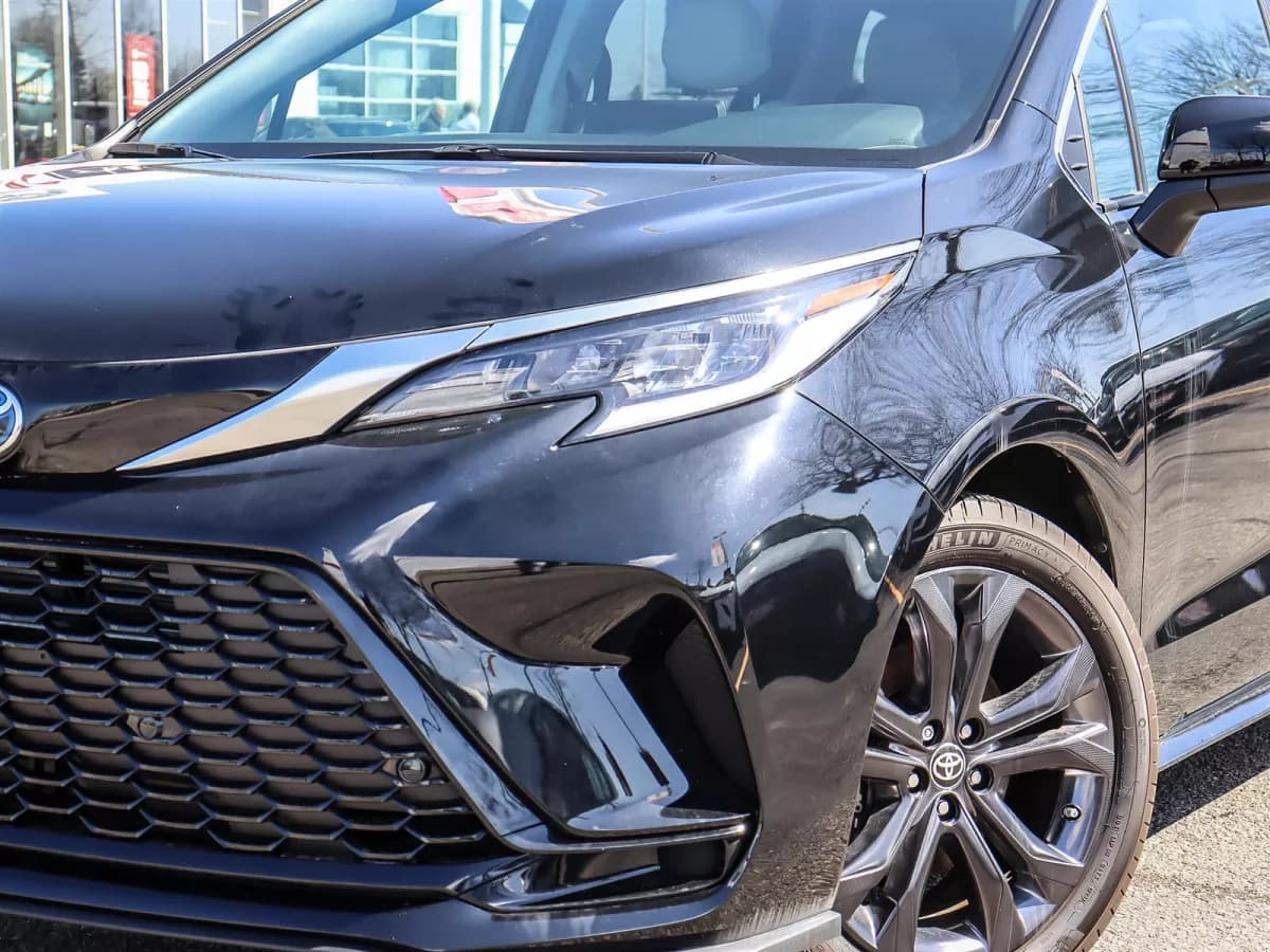Toyota Sienna 2024 — photo 2