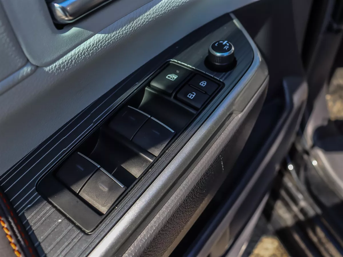 Toyota Sienna 2024 — photo 8