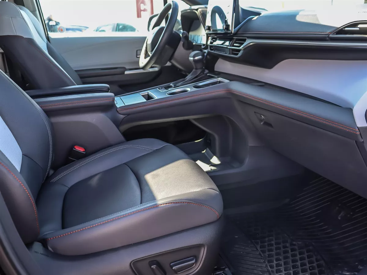 Toyota Sienna 2024 — photo 19