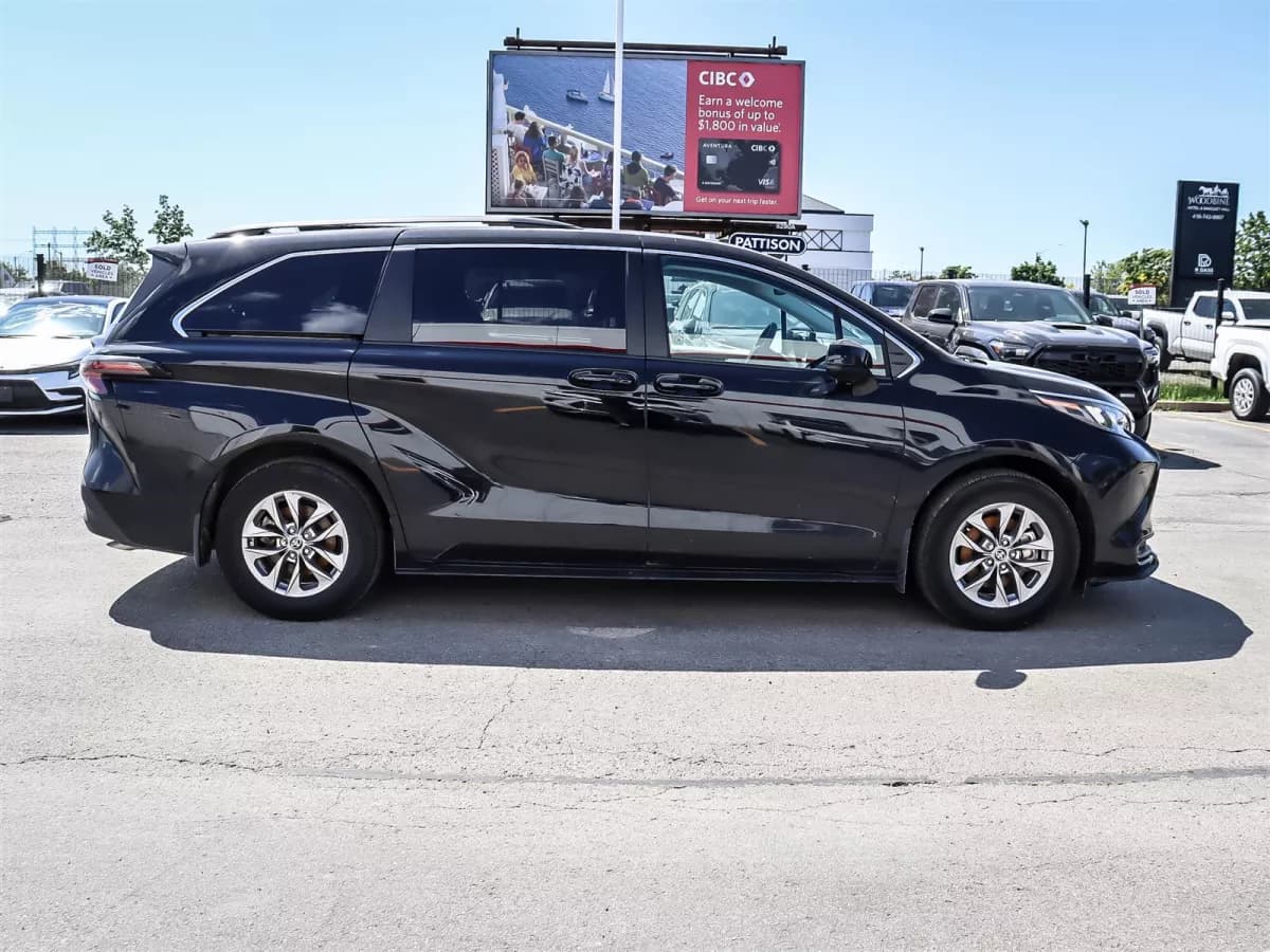 Toyota Sienna 2025 — photo 3