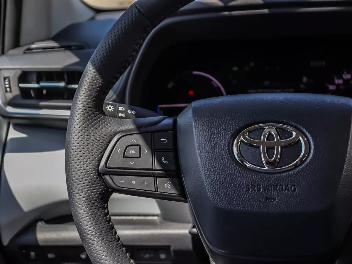 Toyota Sienna 2025 — photo 11