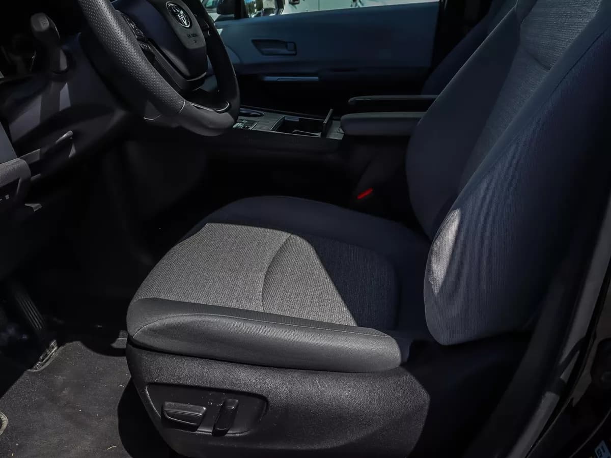 Toyota Sienna 2025 — photo 7