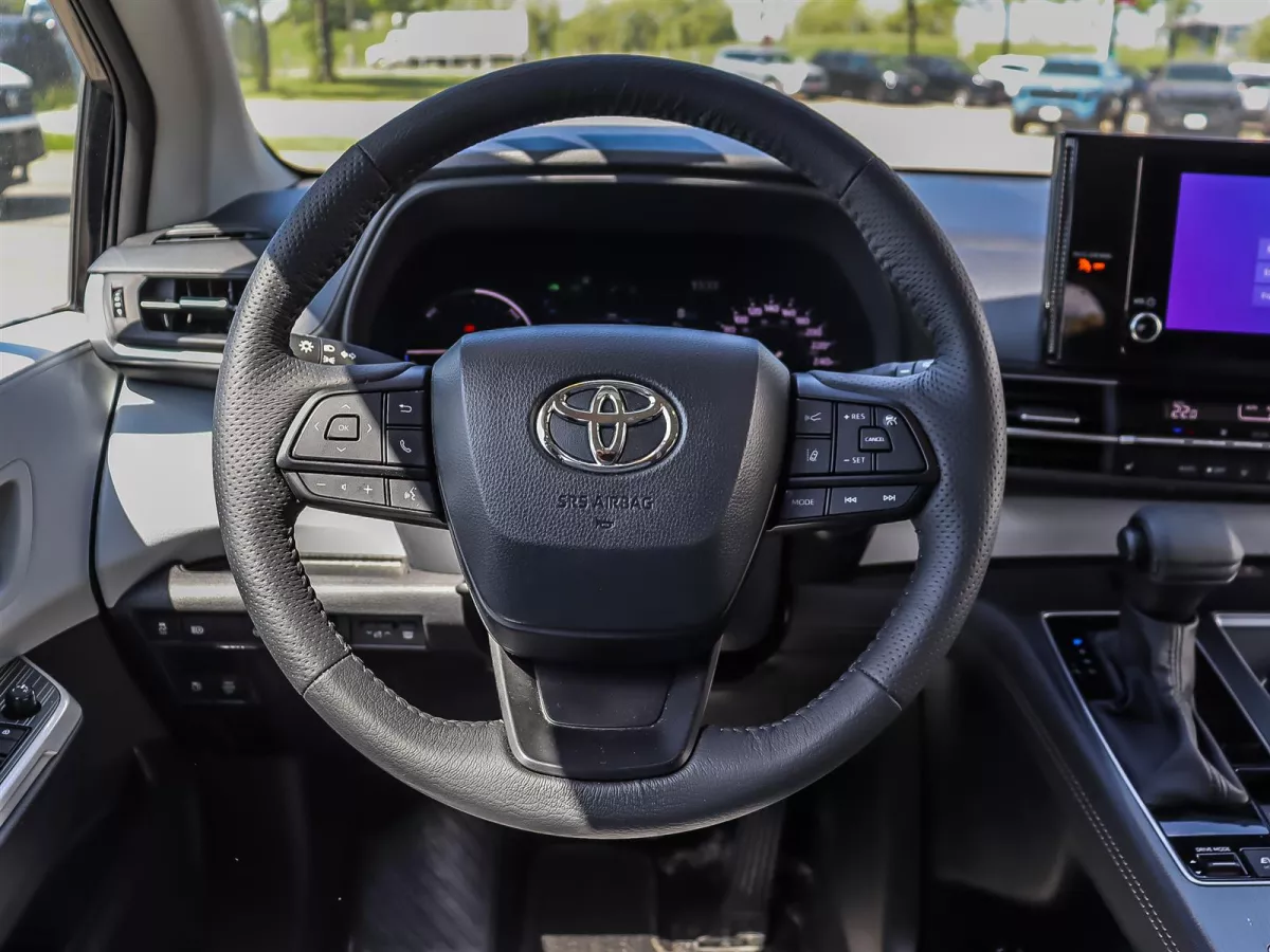 Toyota Sienna 2025 — photo 10