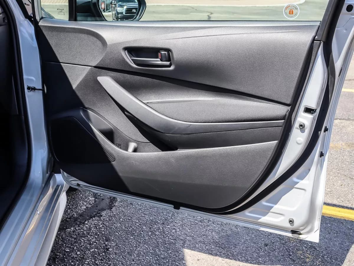 Toyota Corolla 2023 — photo 17