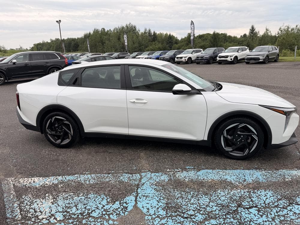 Kia K4 EX 2025 — photo 9