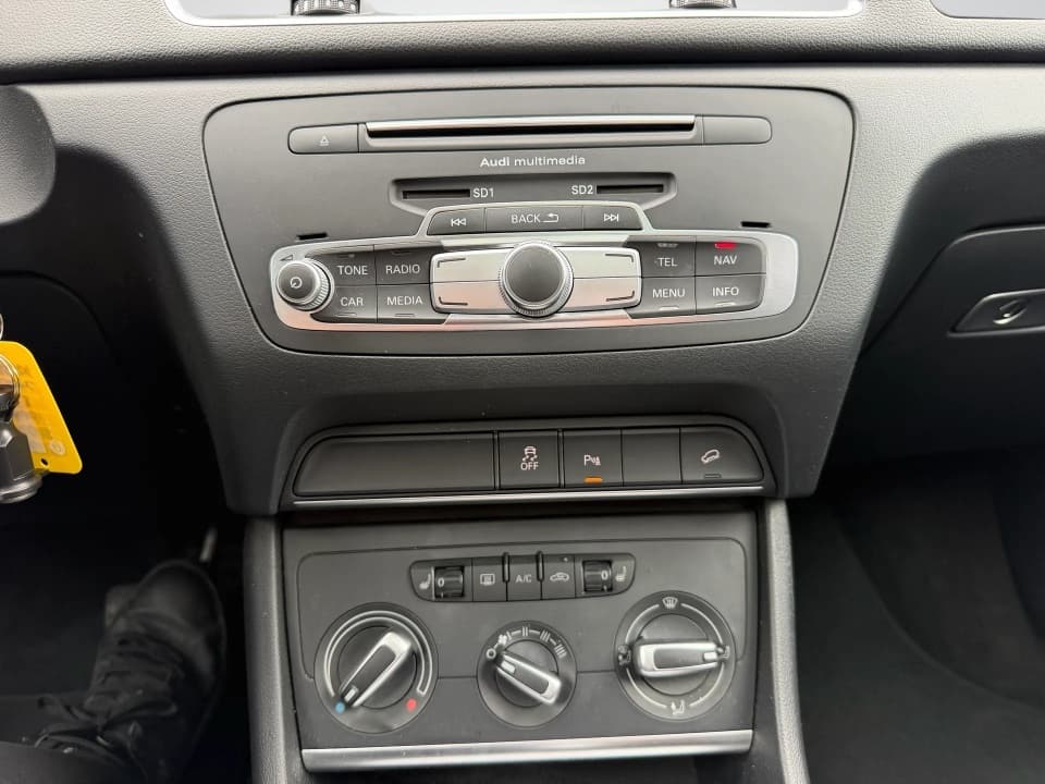 Audi Q3 2018 — photo 19