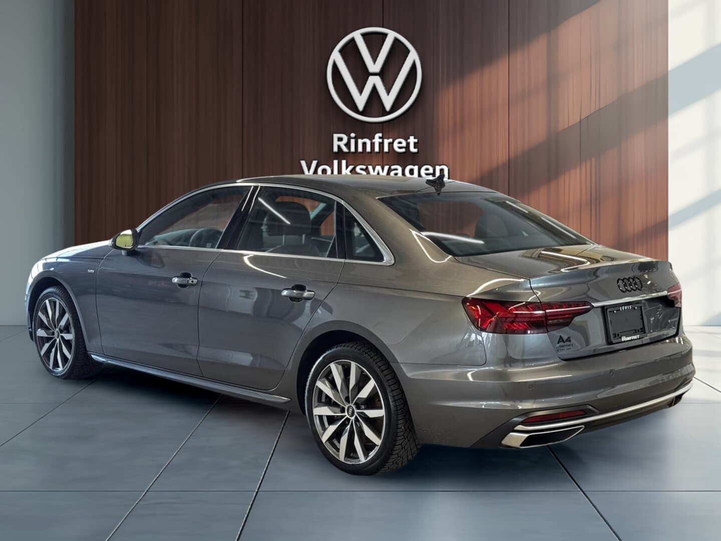 Audi A4 2023 — photo 14