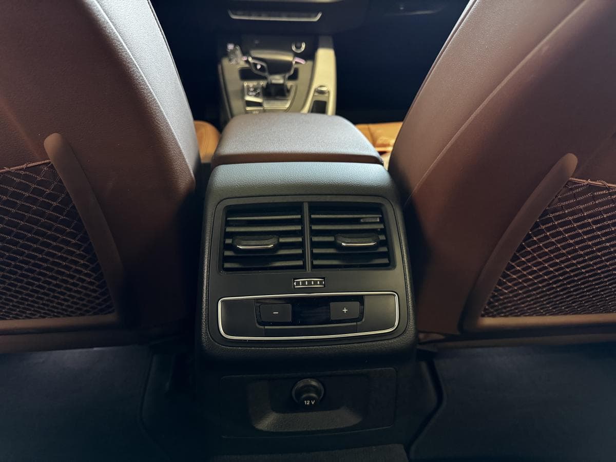Audi A4 2023 — photo 17