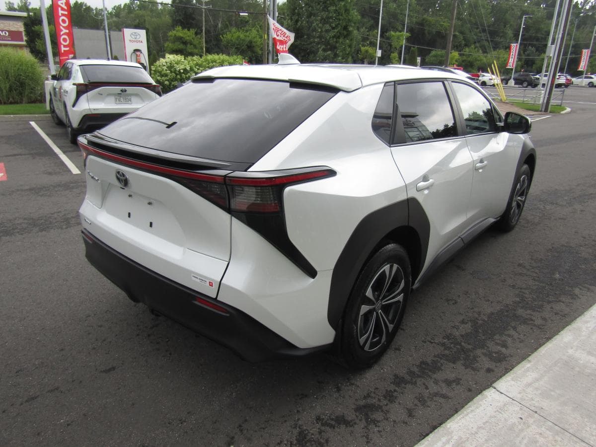 Toyota bZ 2024 — photo 7