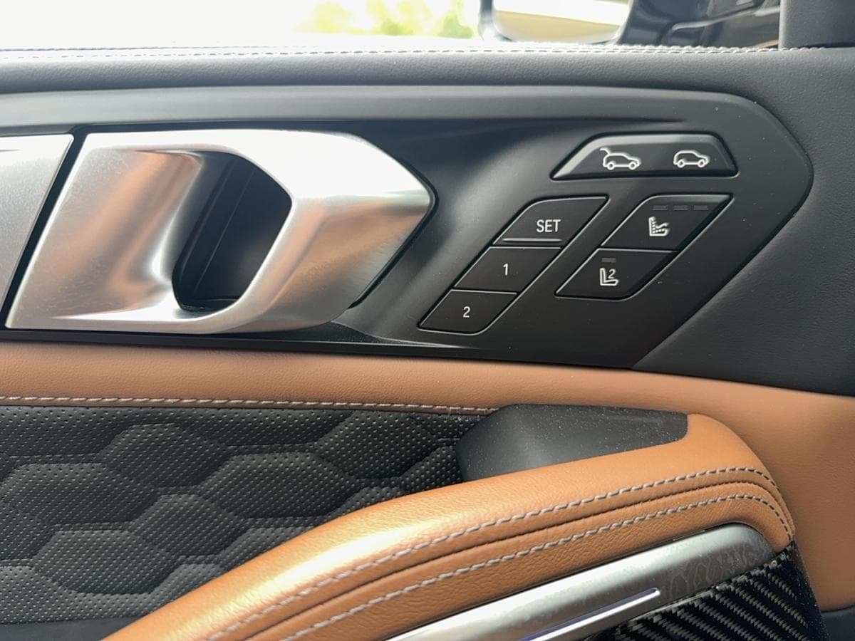 BMW X6 M 2025 — photo 18