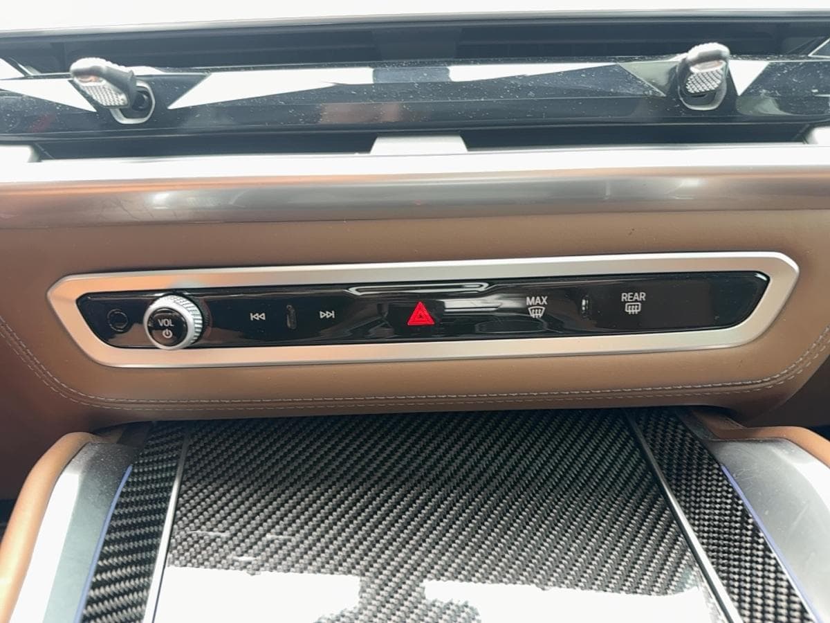BMW X6 M 2025 — photo 21