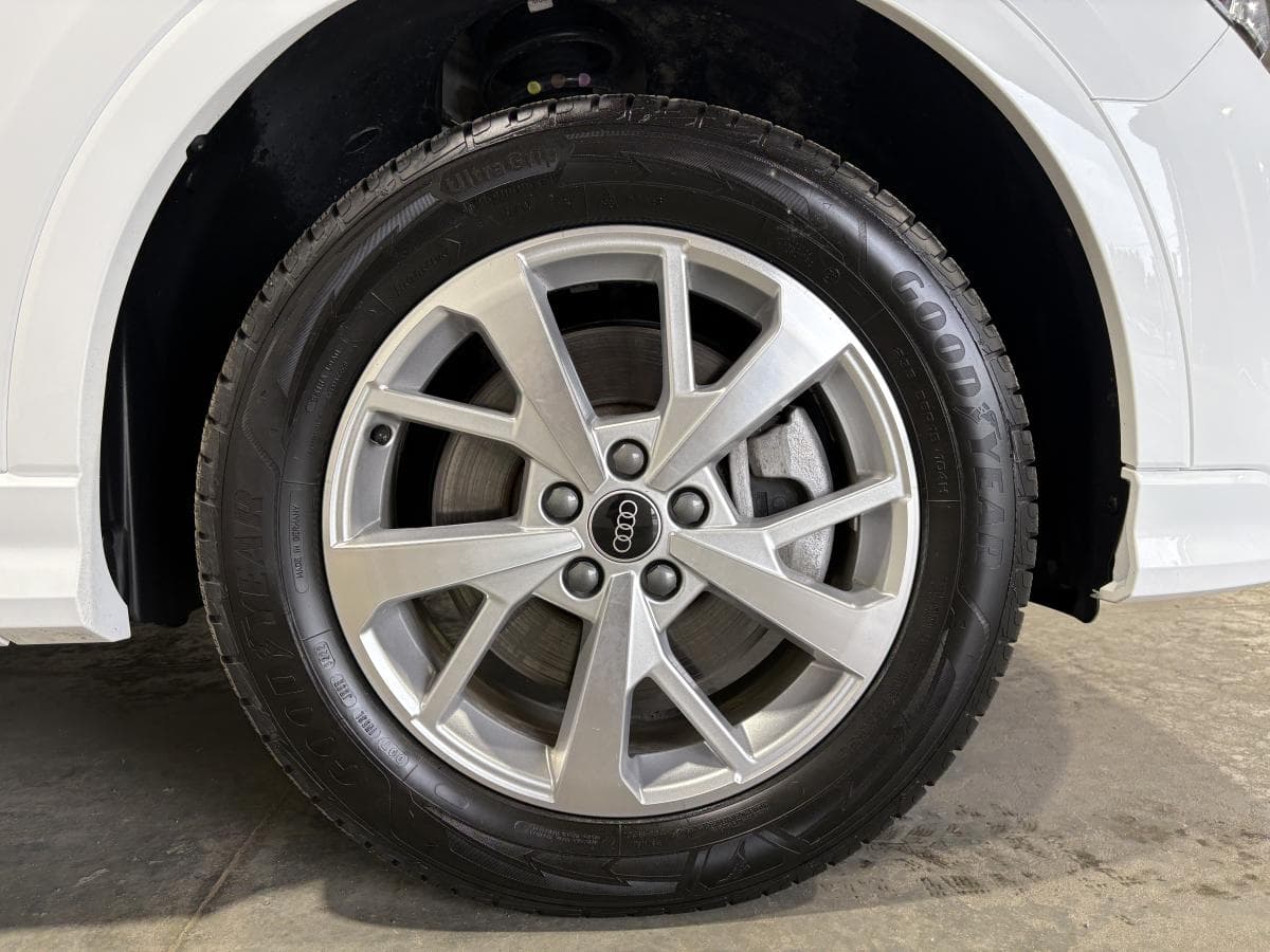 Audi Q3 2024 — photo 11