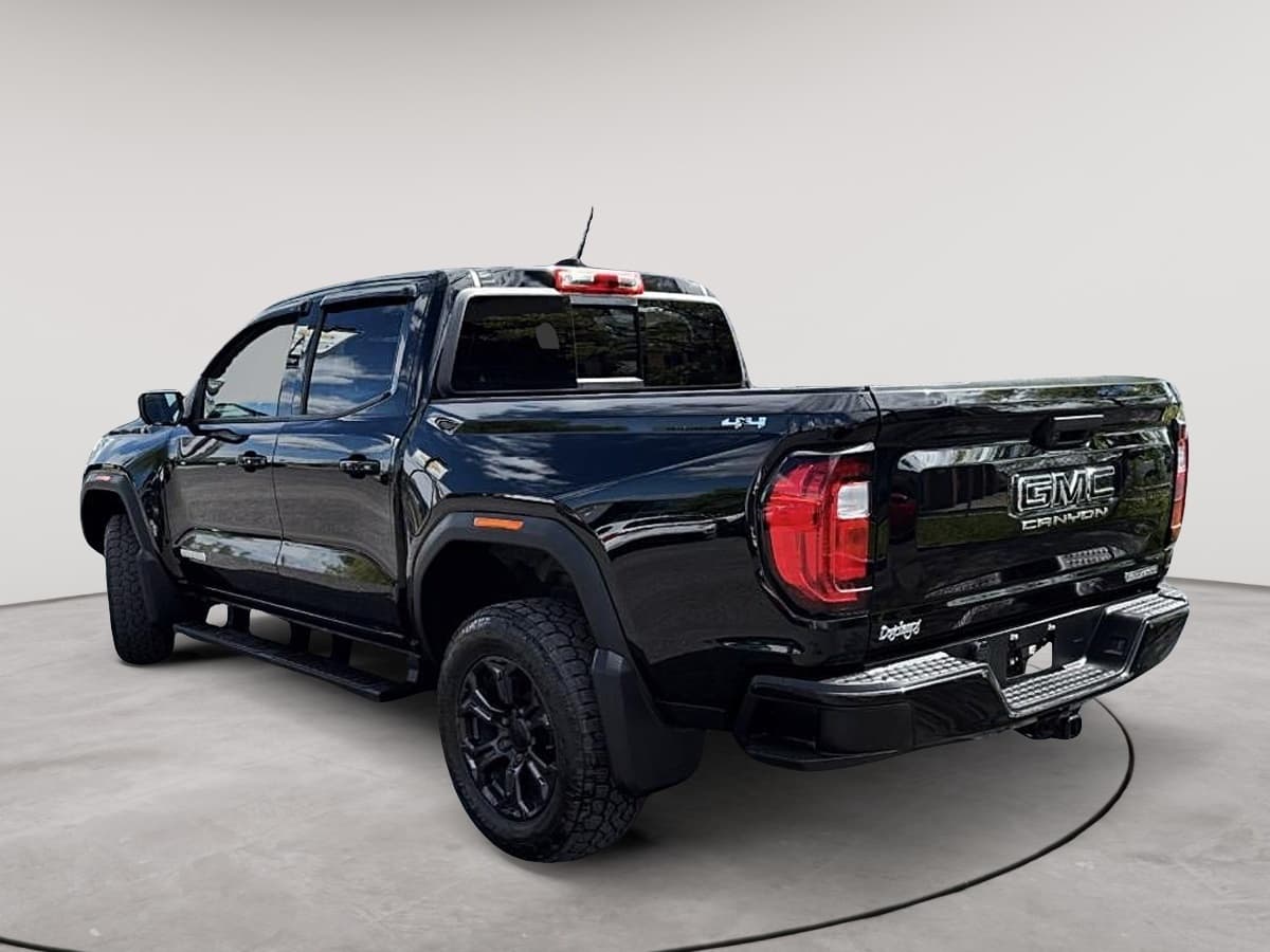 GMC Canyon 2023 — photo 3