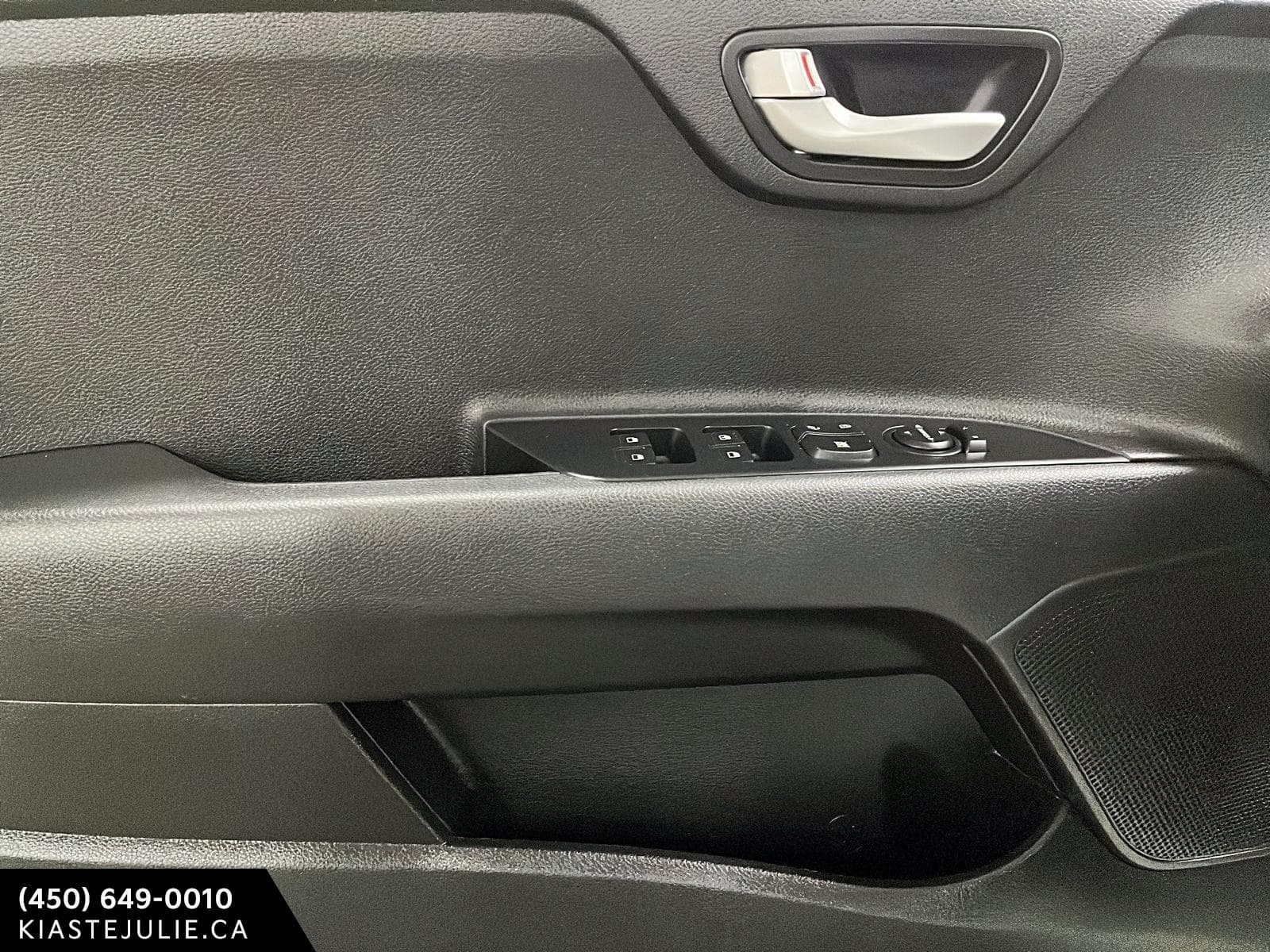 Kia Rio5 2023 — photo 12