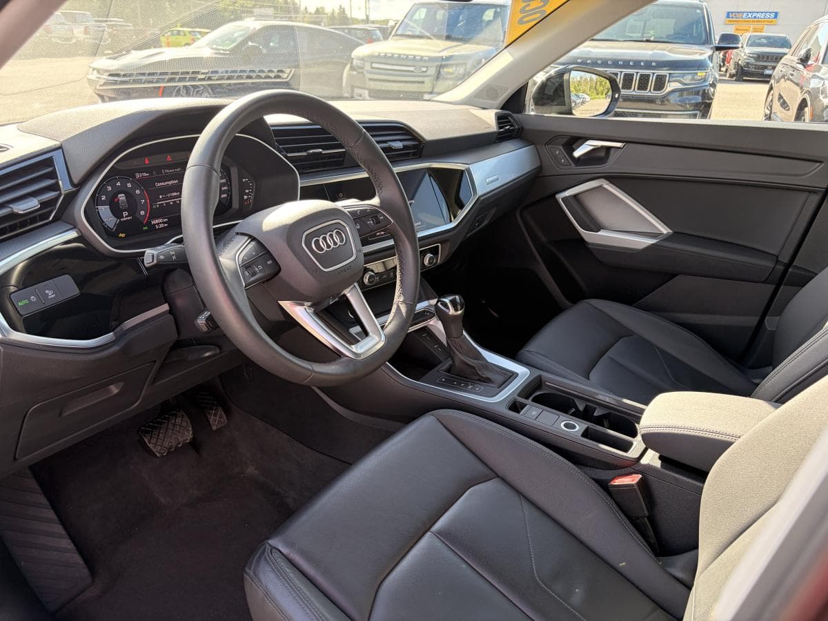 Audi Q3 2025 — photo 11